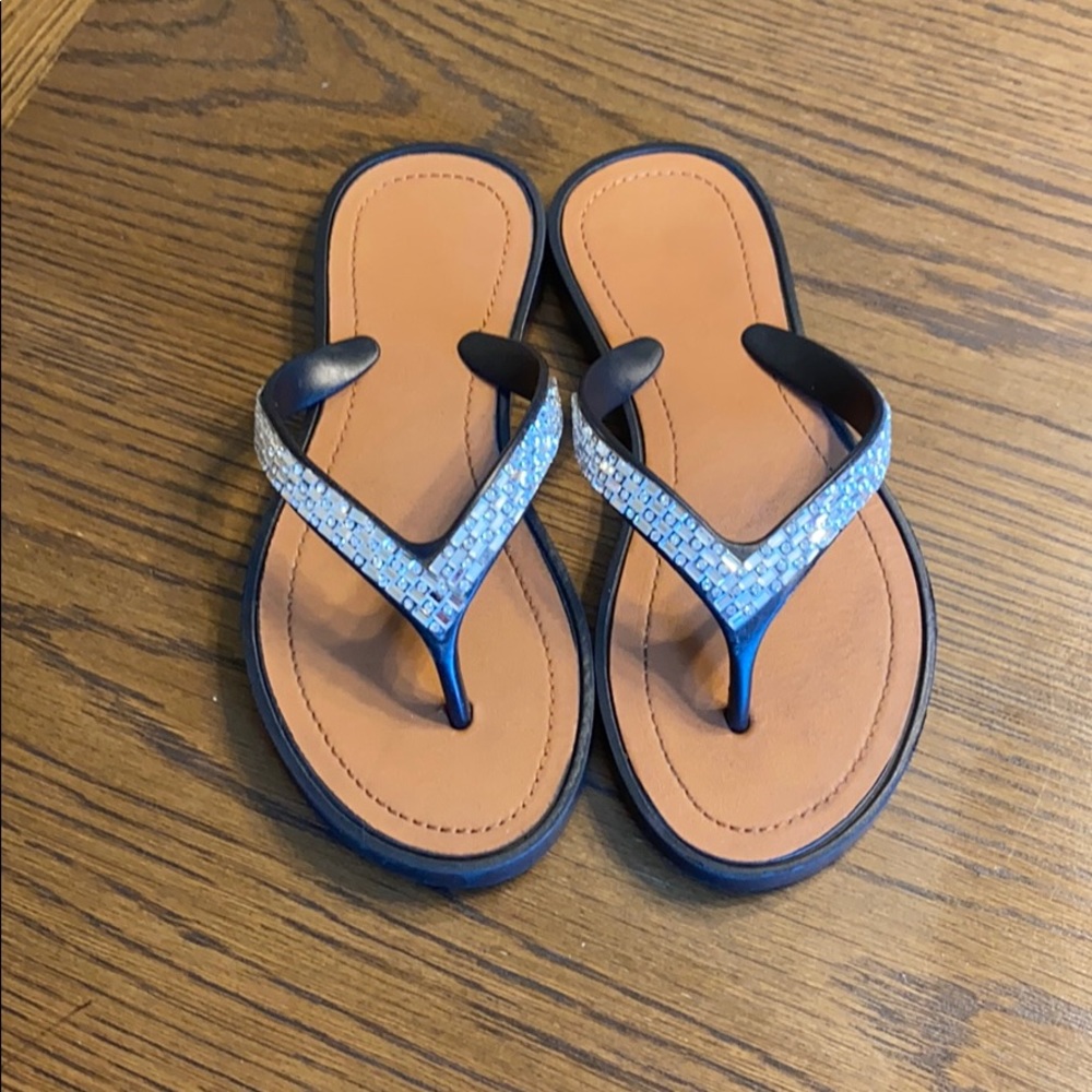 Girls flip flops- NWOT! 😍
